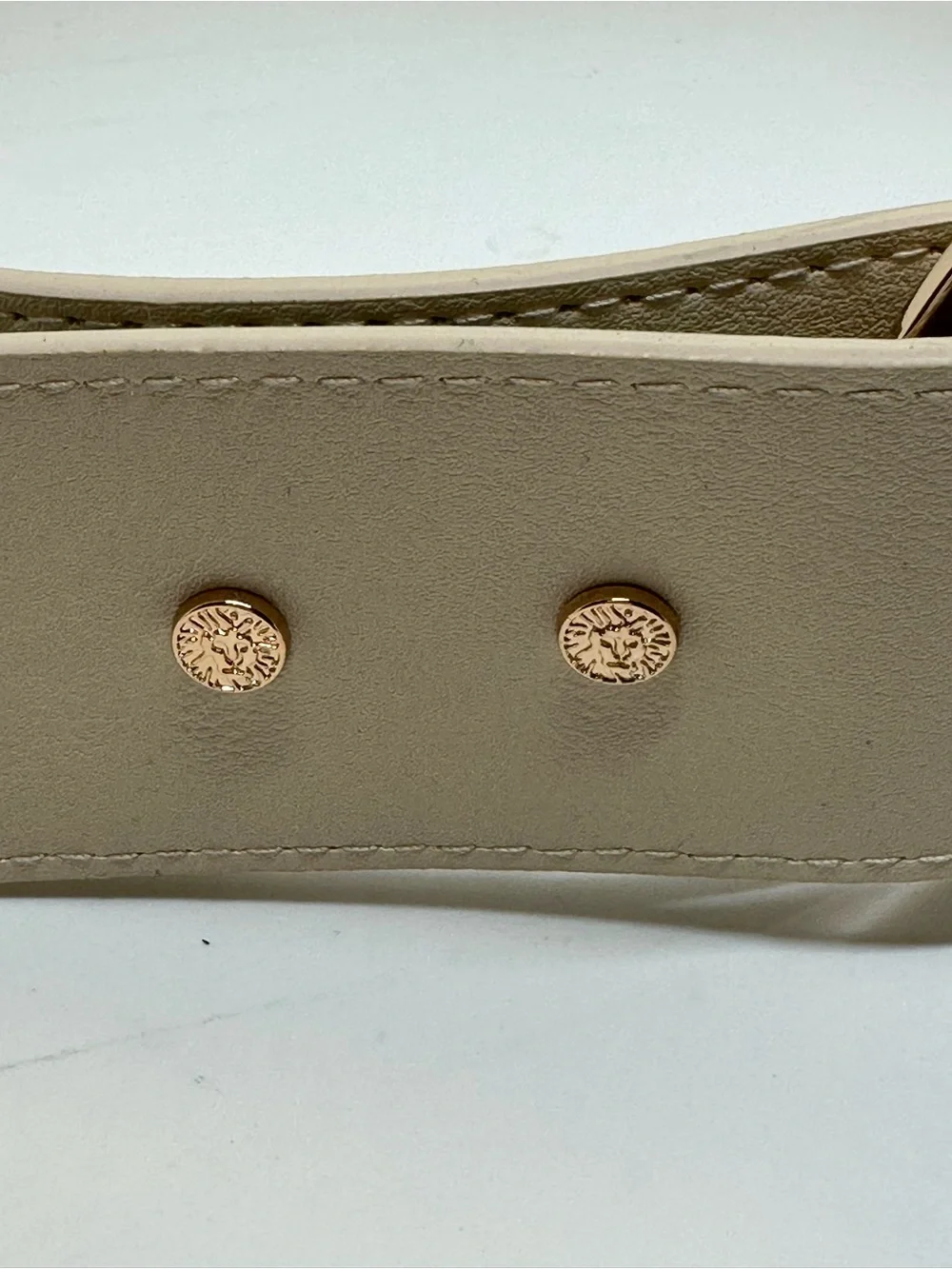 NWT Anne Klein Ivory Gold Circle Buckle Stretch Belt M/L